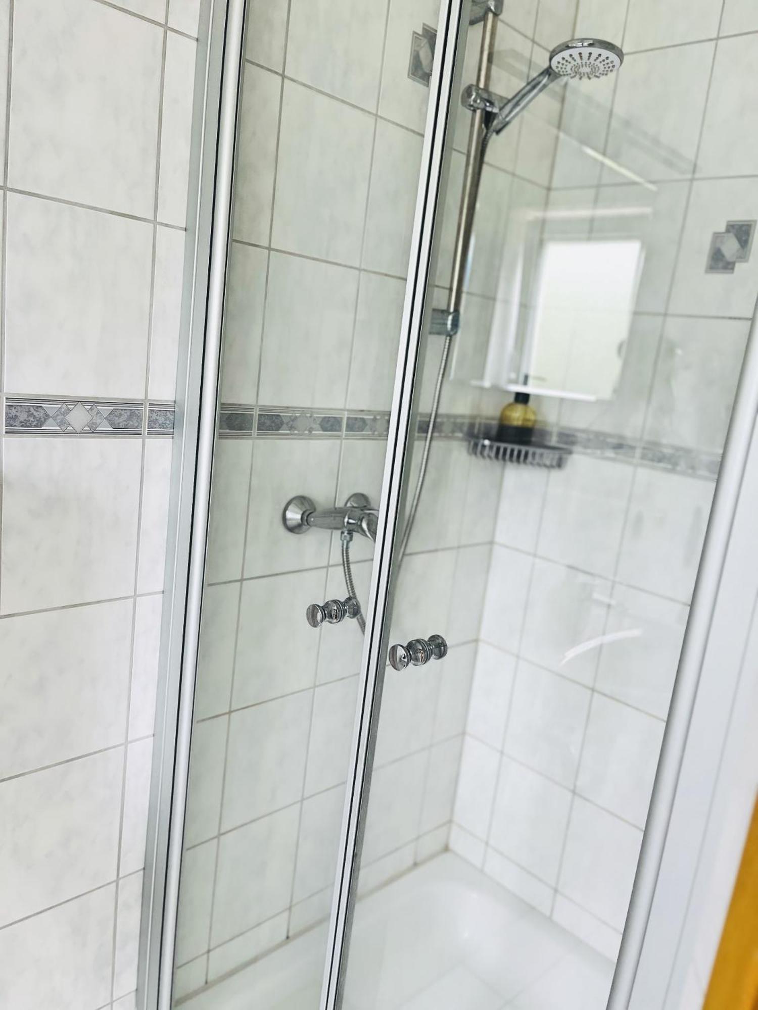 Am Landhaus - Gaestezimmer Walsheim Phòng bức ảnh