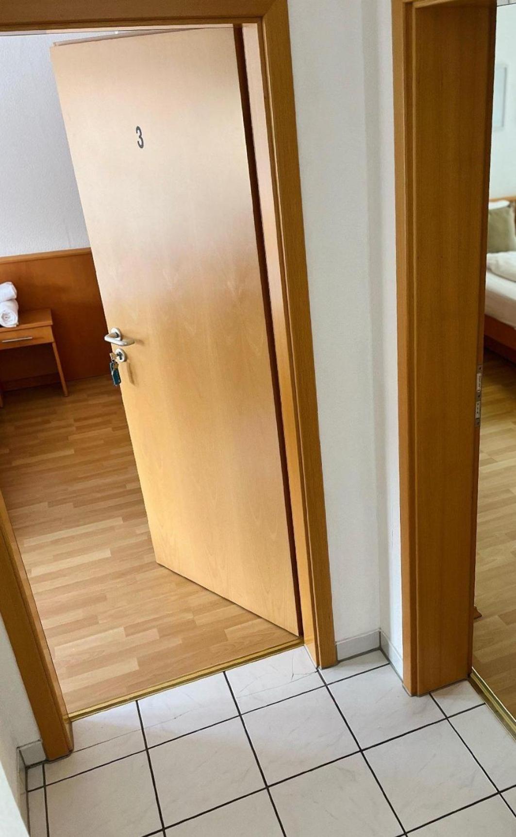 Am Landhaus - Gaestezimmer Walsheim Phòng bức ảnh