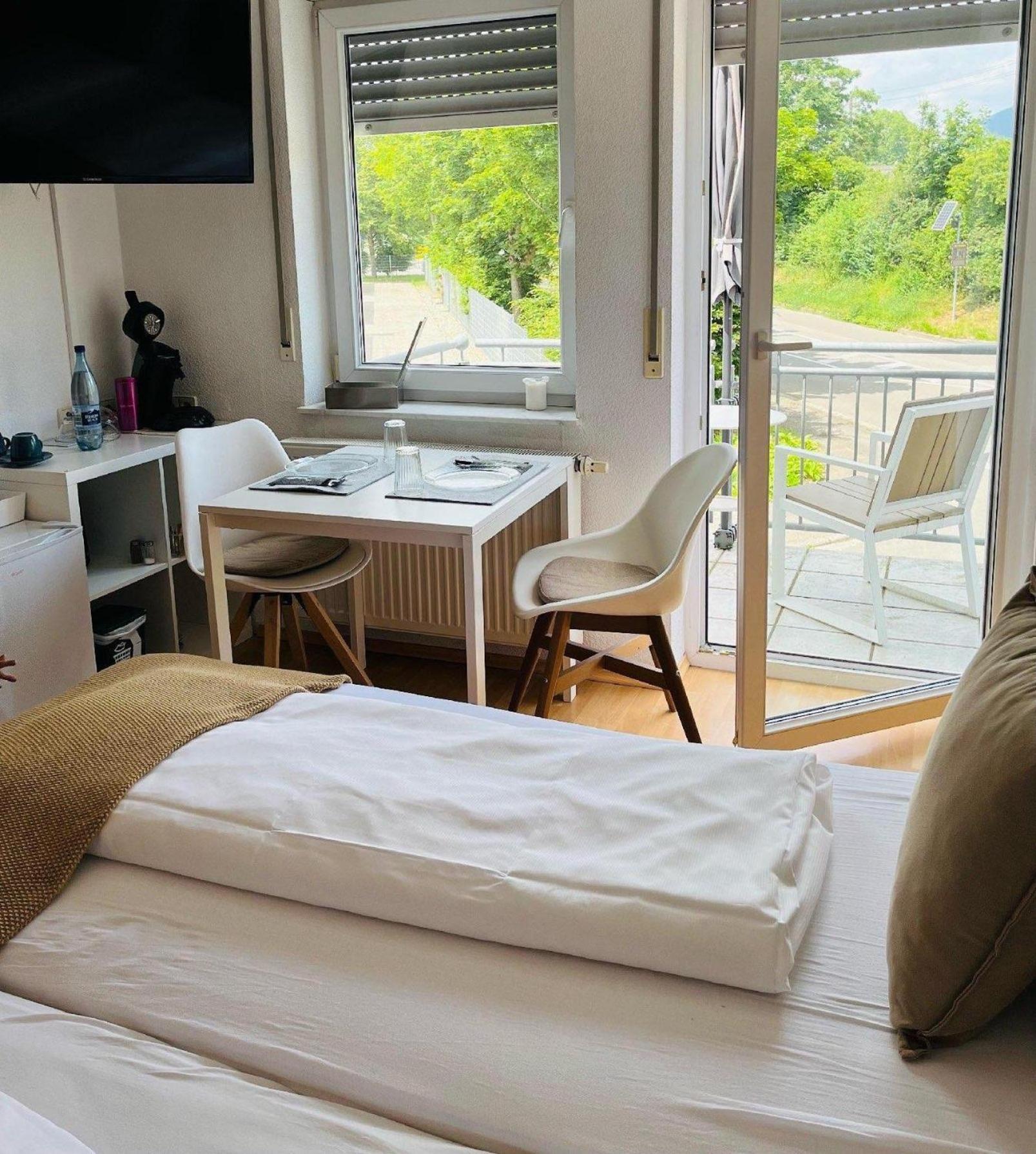Am Landhaus - Gaestezimmer Walsheim Phòng bức ảnh